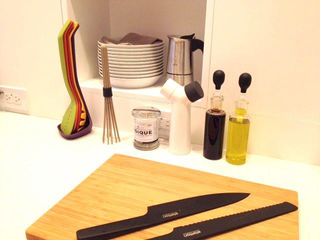 Illustration for article titled Minimalism Means Nixing Your Sentimental Clutter